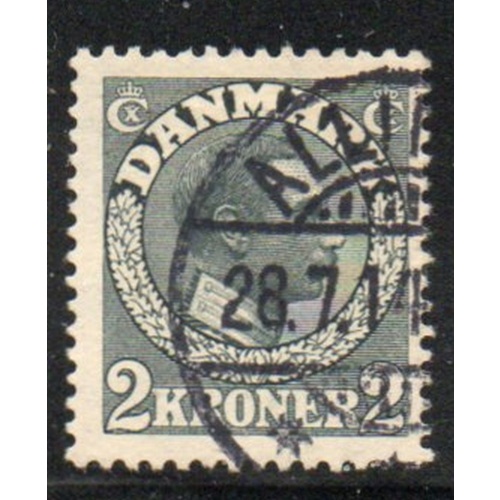 Denmark Sc 133 1913 2 kr  gray Christian X stamp  used