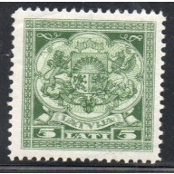 Latvia Sc 130 1923  5 L Coat of Arms stamp mint