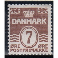 Denmark Sc 226A 1940 7 ore light brown wavy lines stamp mint