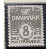 Denmark Sc 227 1933 8 ore gray wavy lines stamp mint