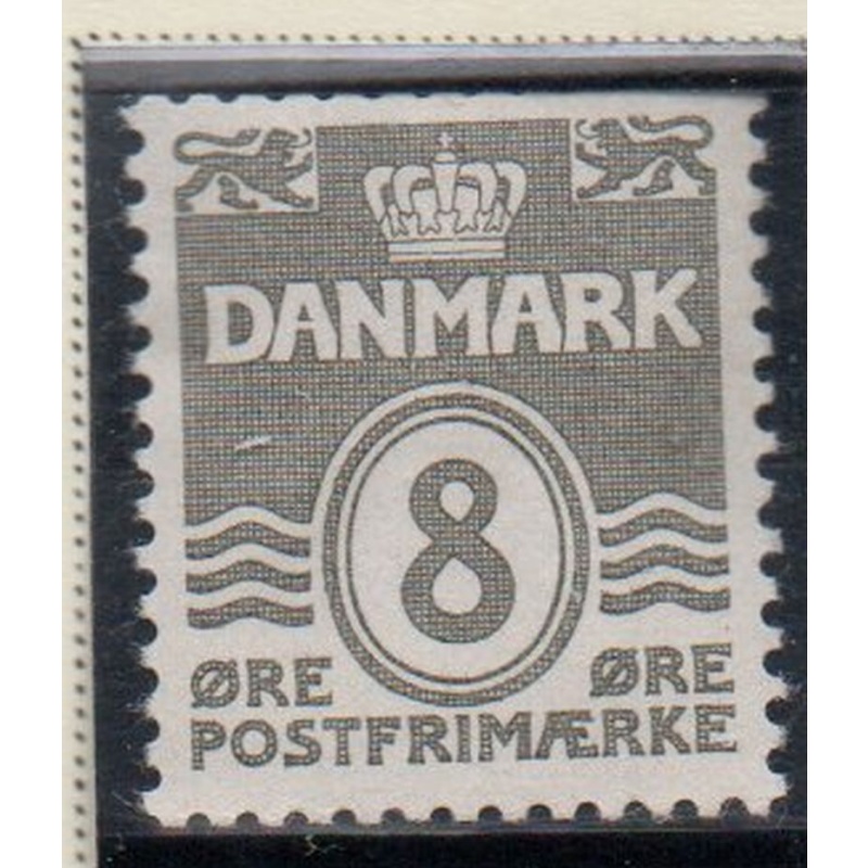 Denmark Sc 227 1933 8 ore gray wavy lines stamp mint