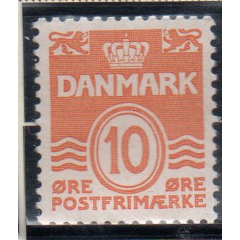 Denmark Sc 228 1933 10 ore yellow wavy lines stamp mint