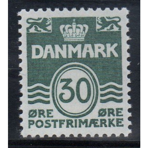 Denmark Sc 437 1967 30 ore deep green wavy lines stamp mint NH