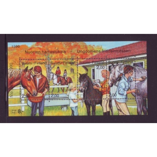 Finland Sc 826 1990 Horse Care stamp souvenir sheet mint NH