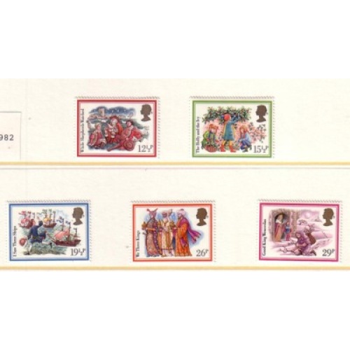 Great Britain Scott 1006-10 1982  Christmas stamp set mint NH