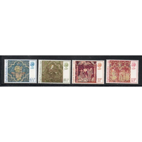 Great Britain Sc 798-801 1976 Christmas stamp set mint NH