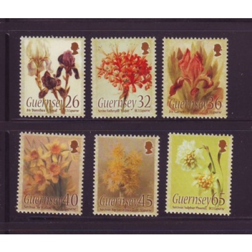 Guernsey Sc 860-865 2005 Paintings of Flowers stamp set mint NH