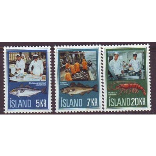 Iceland Sc 435-437 1971 Fishing Industry stamp set mint NH